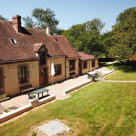 Les Gites De La Maison Lierue 蒂龙加尔代 外观 照片