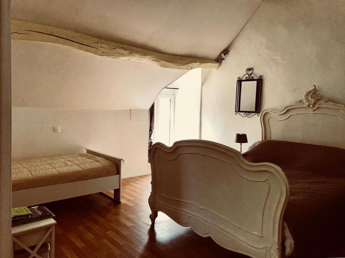 Les Gites De La Maison Lierue 蒂龙加尔代 外观 照片